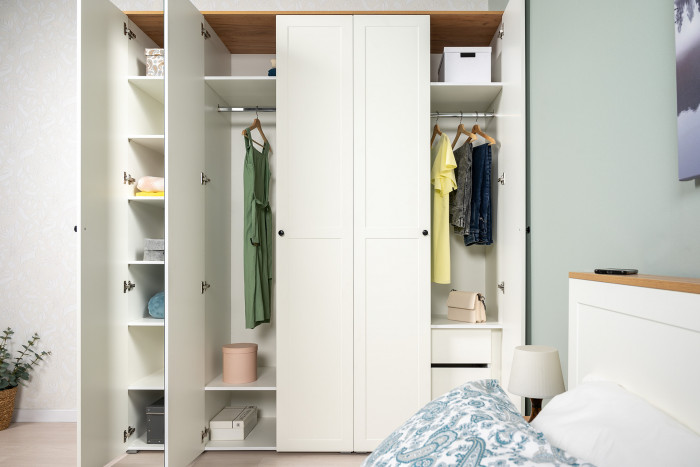 Остин 13.336.03 Шкаф для одежды(три двери, белый шагрень/дуб крафт золотой