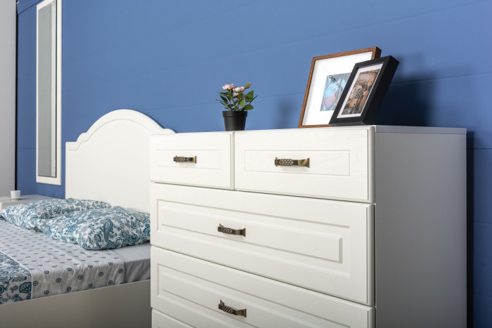 Ливерпуль Спальня № 5 Кровать 11.08ОСН + Тумба 08.146 + Полка 10.117 + Комод 10.103 + Полка 10.118