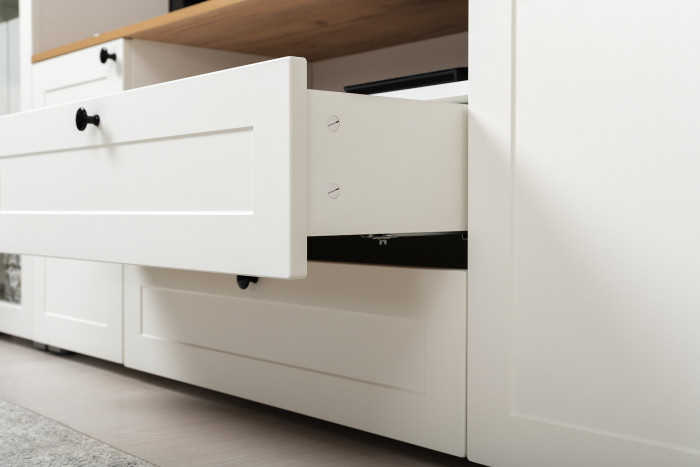 Остин 11.53 Кровать + ортопед + 16.307 Шкаф + 16.47 Тумба под ТВ, белый шагрень/дуб крафт золотой